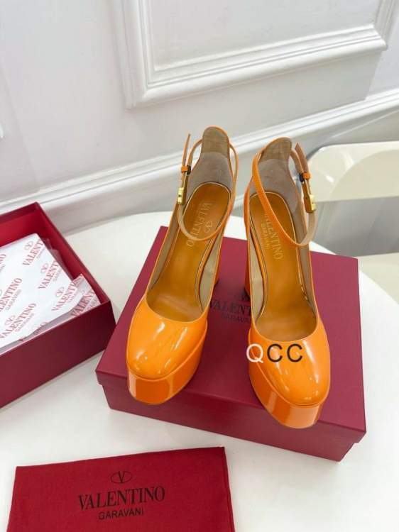 Picture of Valentino Shoes _SKUValentinosz35-427CXC091920367